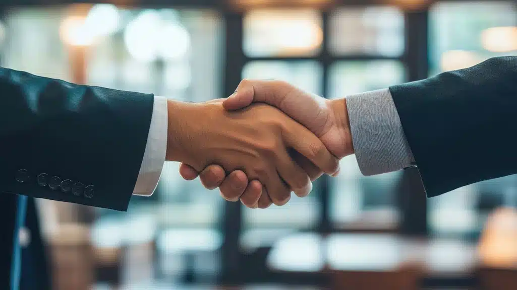 Shaking hands choosing a new IT provider